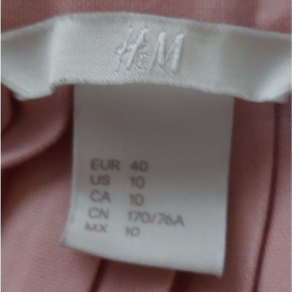 H&M soft pink pleated skirt - Picture 4 of 5